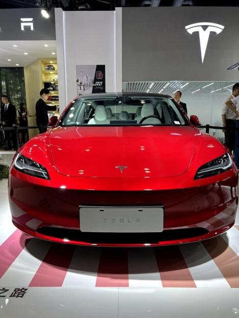 特斯拉中国首发：焕新版Model 3亮相中国国际服务贸易交易会